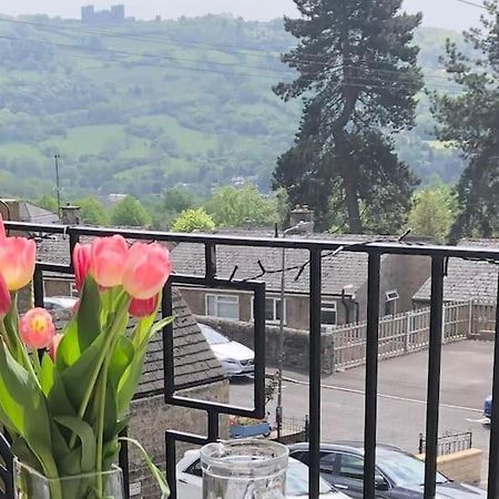 מטלוק Hilltop House Is A Welcoming 2 Bedroom Property מראה חיצוני תמונה